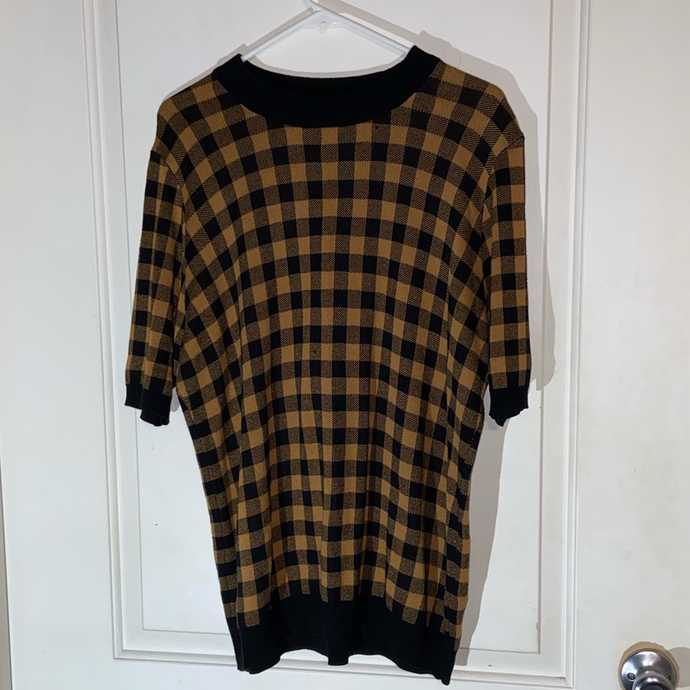Who What Wear / Black and Yellow short sleeve sweater / XXL